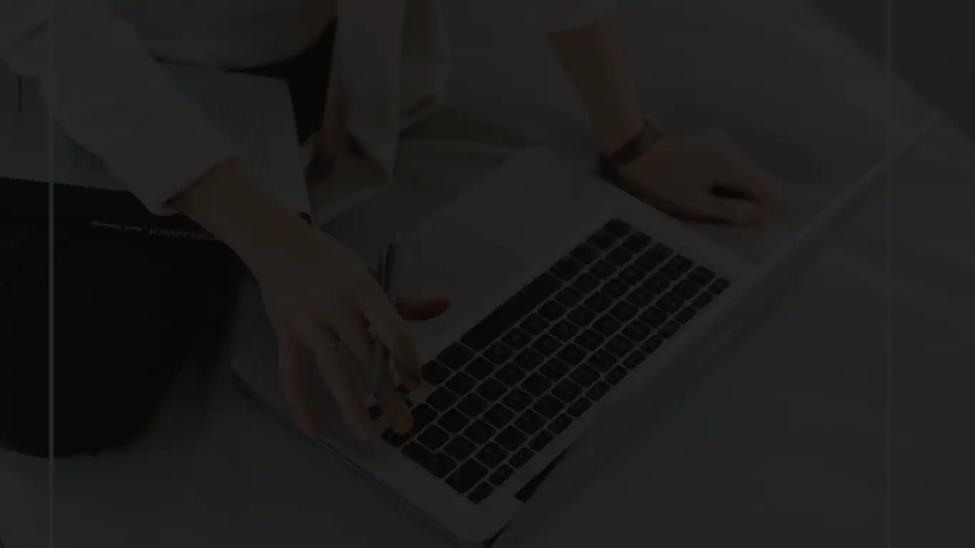 Freelance Digital Marketing Expert in Malappuam working on a laptop”