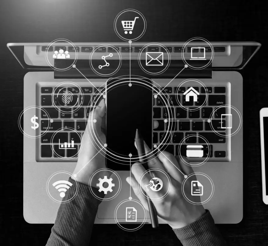 Best Freelance Digital Marketing Strategist in Malappuram managing online marketing strategies on a laptop